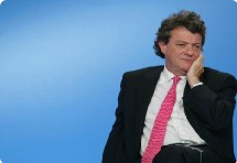 «C'est une étape décisive dans ce contrat de confiance sociale que nous voulons passer», s'est réjoui Jean-Louis Borloo. «C'est une étape décisive dans ce contrat de confiance sociale que nous voulons passer», s'est réjoui Jean-Louis Borloo.