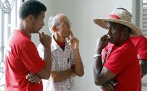 Tension à la Réunion, vers la fin du conflit à la Martinique