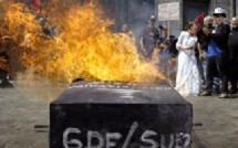 Le comité d'entreprise de GDF refuse de se prononcer sur la fusion avec Suez Le comité d'entreprise de GDF refuse de se prononcer sur la fusion avec Suez
